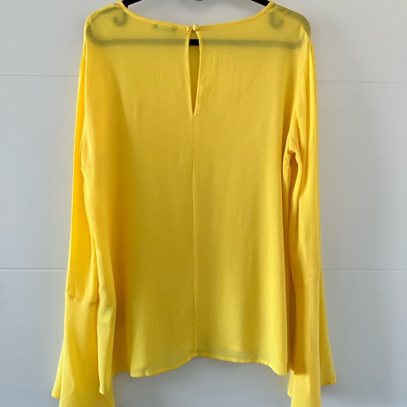 Lemon & Light Yellow Long Sleeve Shirt from United Colors of Benetton! 🌼 - Picture 3 of 9